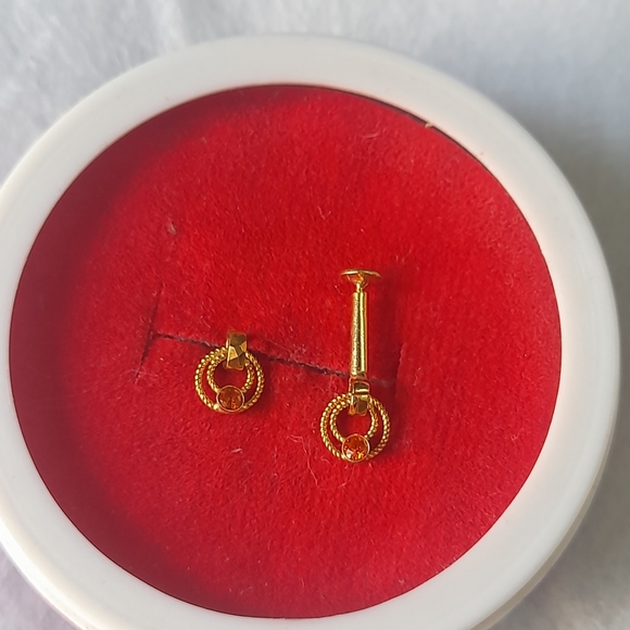 Beautiful new ring type earrings - Picture 9 of 10